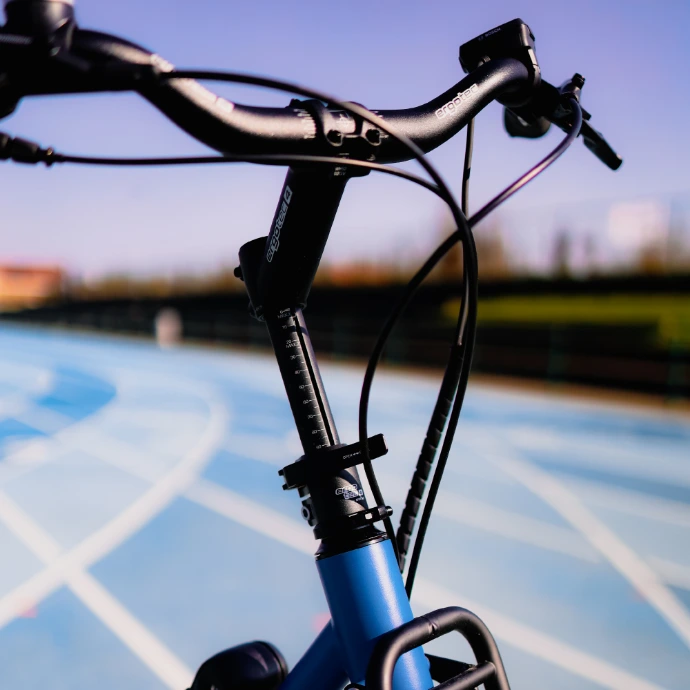 Ein Fahrradlenker mit Höhenverstellung von einem Veloe Longtail